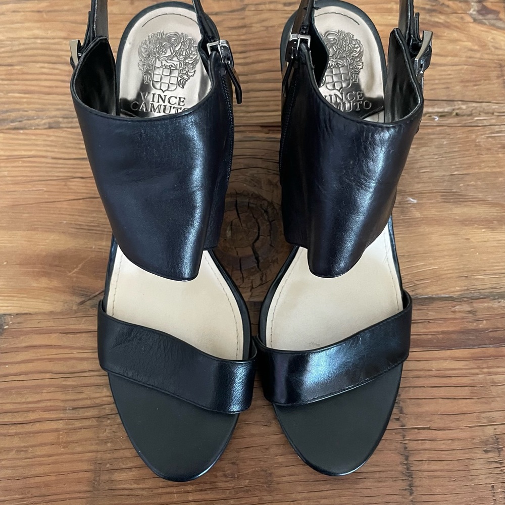 ⚫️Vince Camuto black leather 3 buckle wedge heels sz 10 EUC Silver label